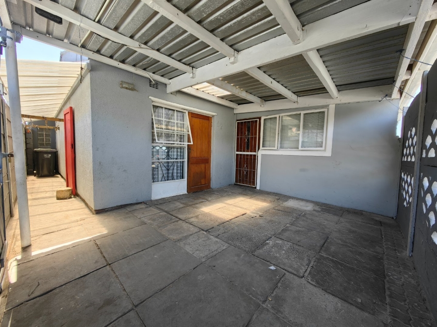4 Bedroom Property for Sale in Eastridge Western Cape